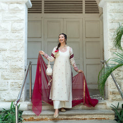 Paranda Omal By Komal Stitched 3 Piece Festive Collection'2025-Dilkash