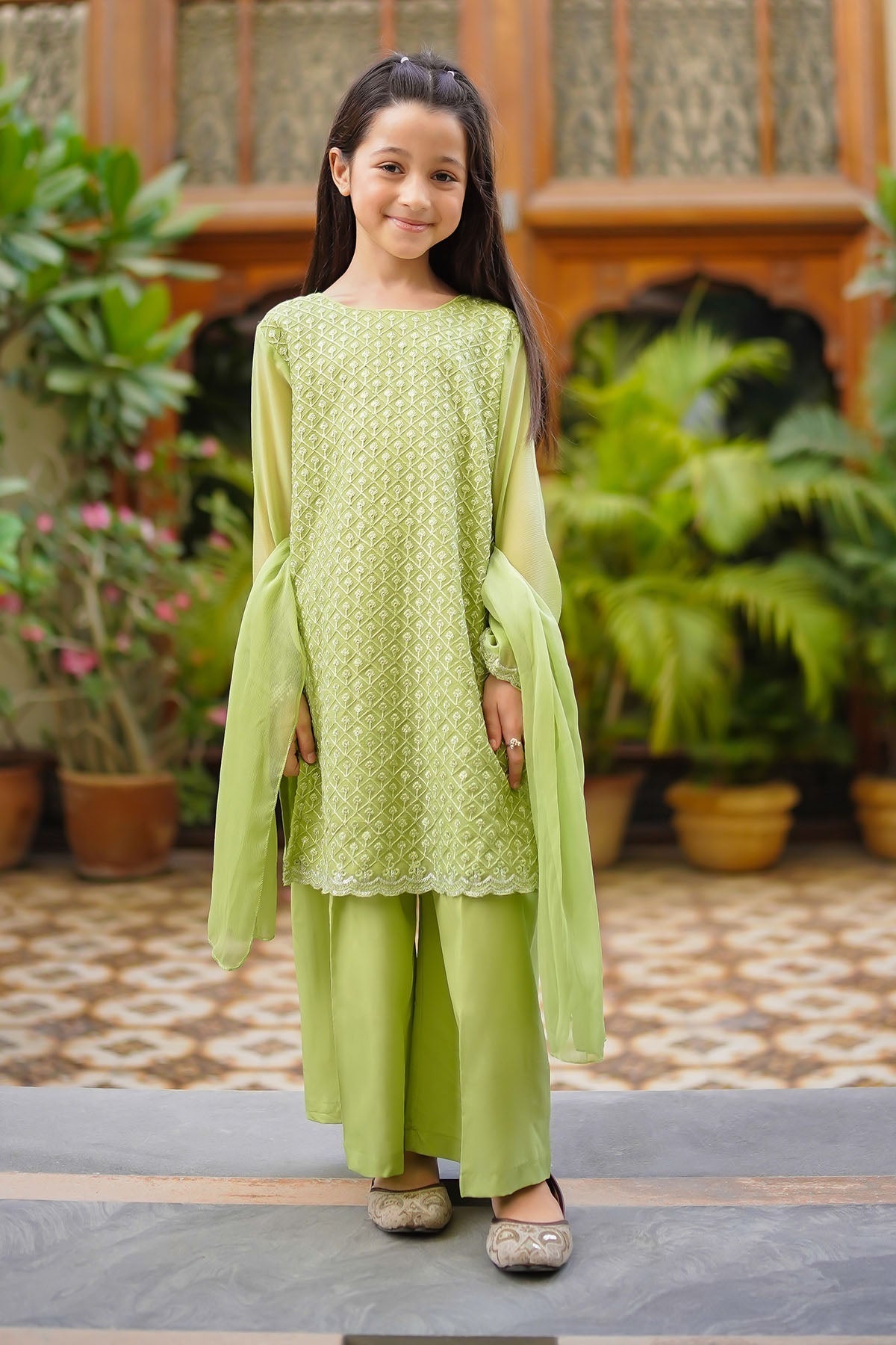 Trendy semi-formal eastern dresses, featuring stylish new designs perfect for casual and semi-formal occasions. Available in various colors and sizes.