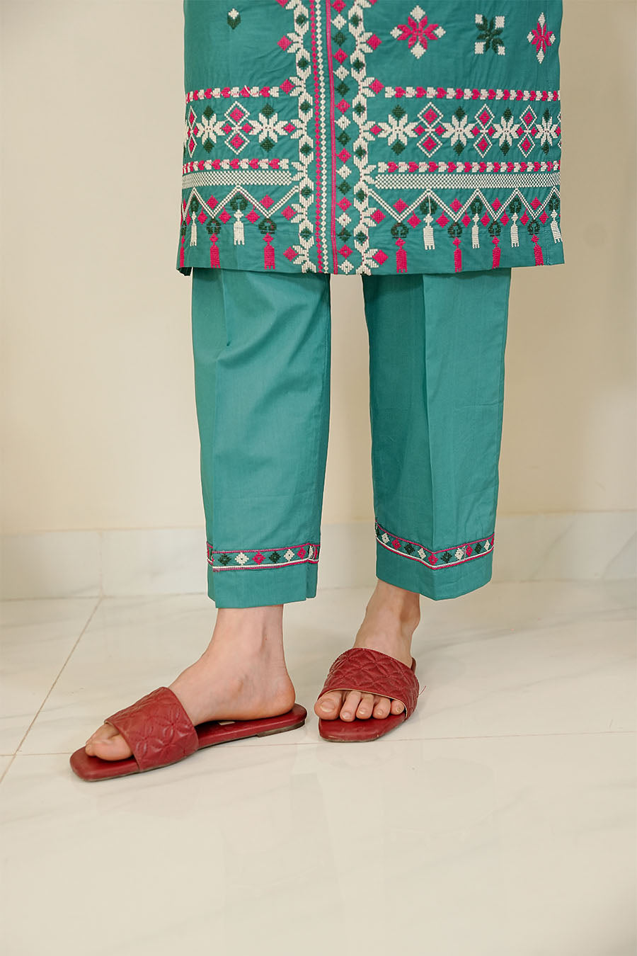 Waniya Stitched 2 Piece Lawn Collection'2025-ILYANA