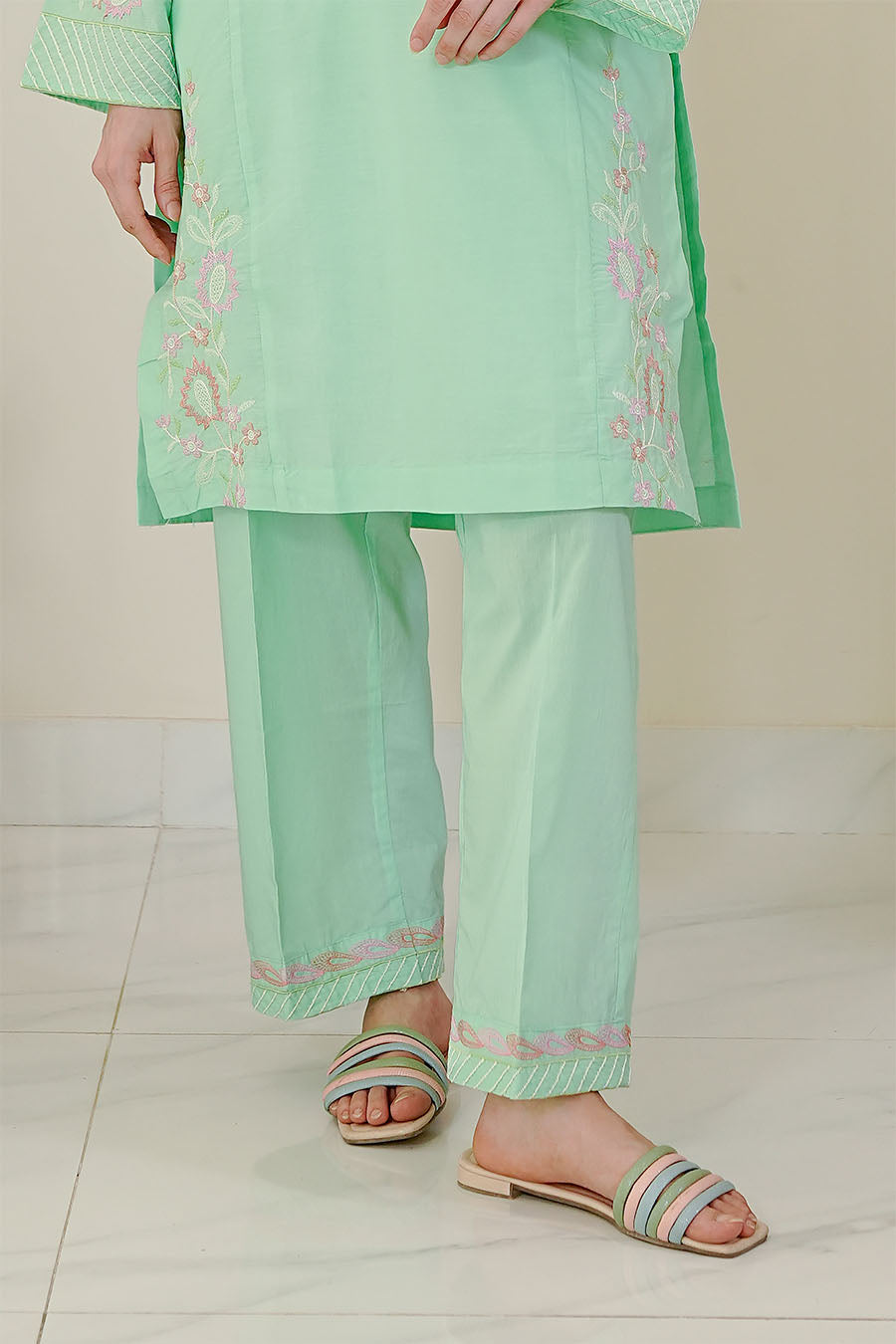 Waniya Stitched 2 Piece Lawn Collection'2025-AYRA