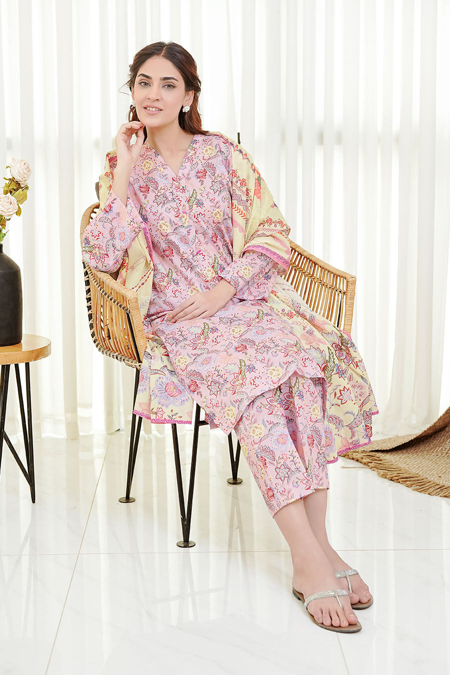 Waniya Stitched 3 Piece Digital Printed Lawn Collection'2025-ESRA