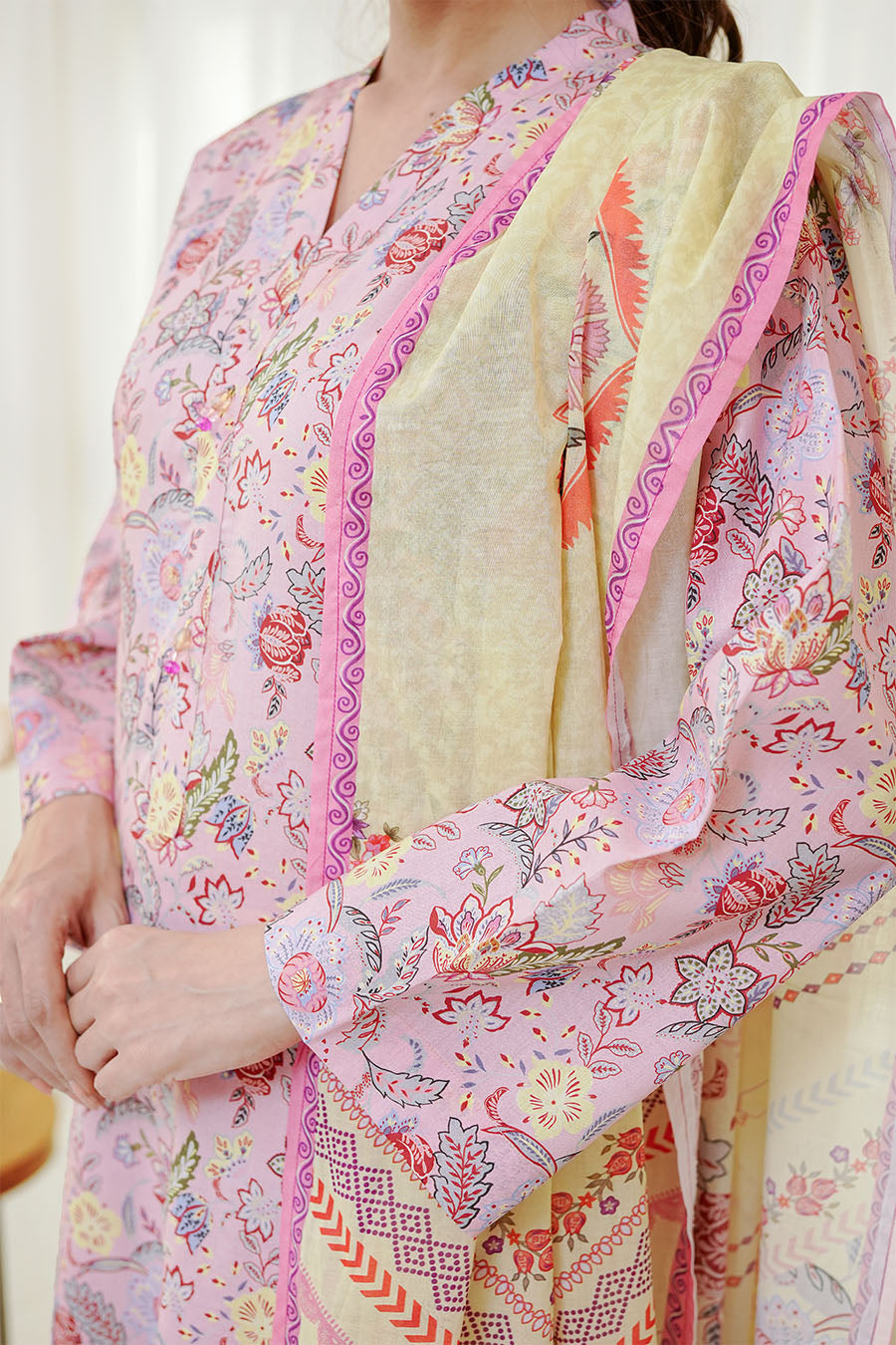 Waniya Stitched 3 Piece Digital Printed Lawn Collection'2025-ESRA