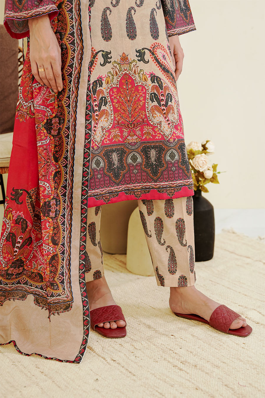 Waniya Stitched 3 Piece Digital Printed Lawn Collection'2025-MARIA