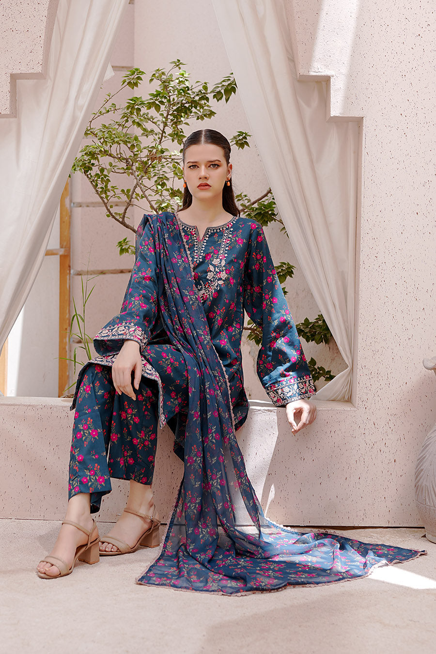 Waniya Stitched 3 Piece Embroidery Lawn Summer Collection'2025-Rena