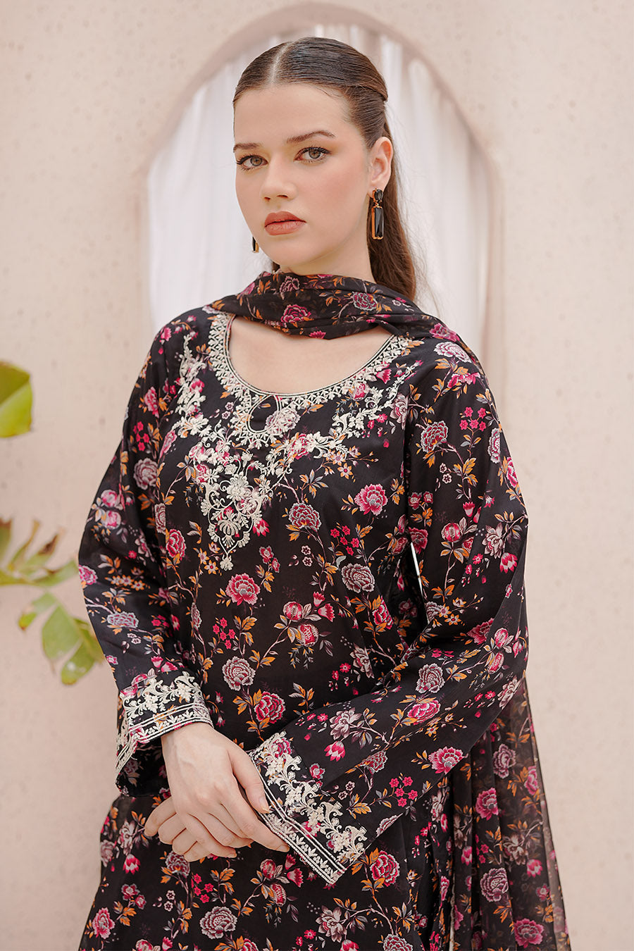 Waniya Stitched 3 Piece Embroidery Lawn Summer Collection'2025-Amara