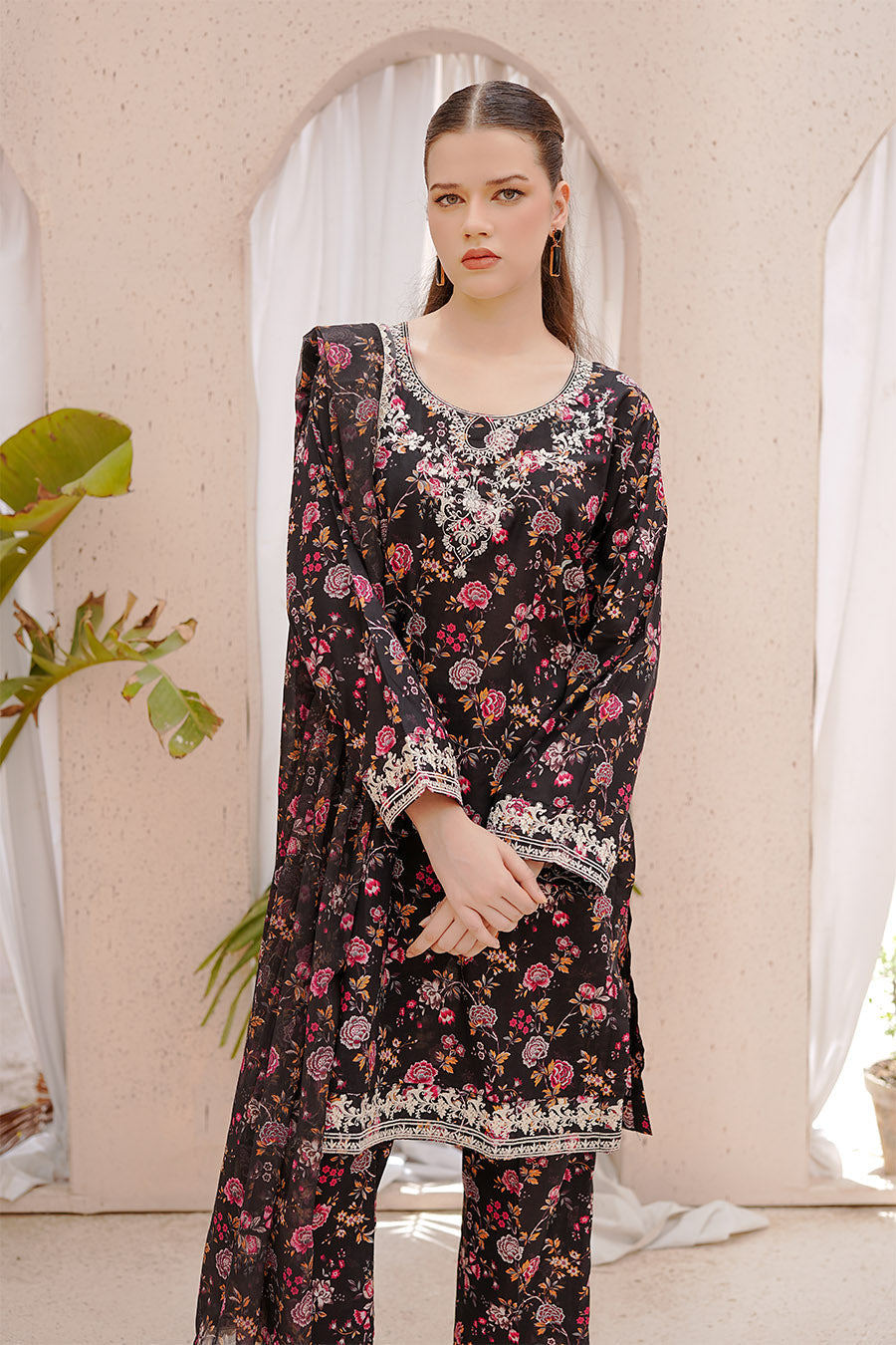 Waniya Stitched 3 Piece Embroidery Lawn Summer Collection'2025-Amara