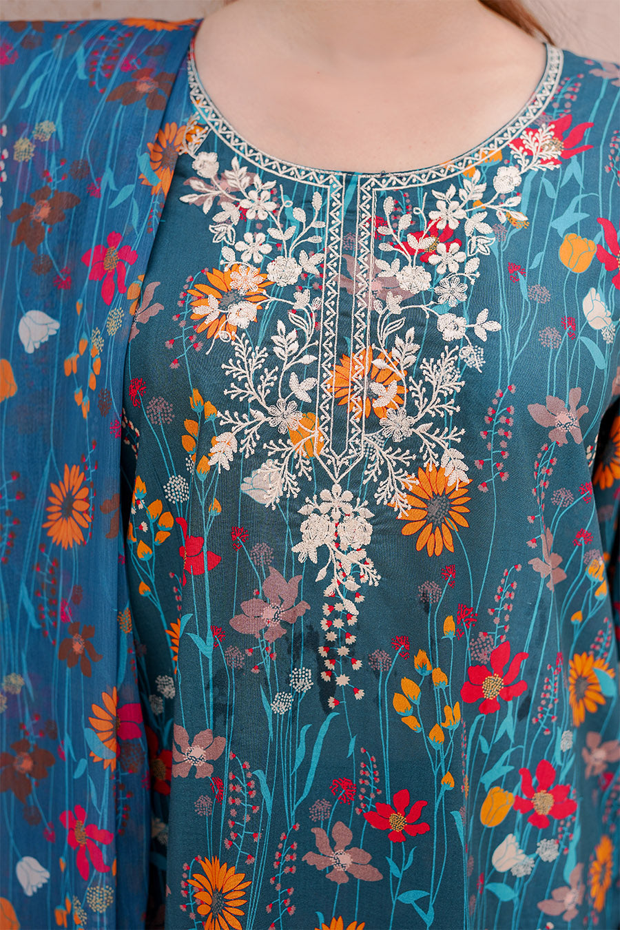 Waniya Stitched 3 Piece Embroidery Lawn Summer Collection'2025-Zeta