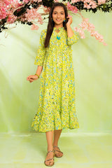 Discover stylish Western dresses for girls in Pakistan! Trendy, comfortable designs perfect for parties, school & casual wear. 