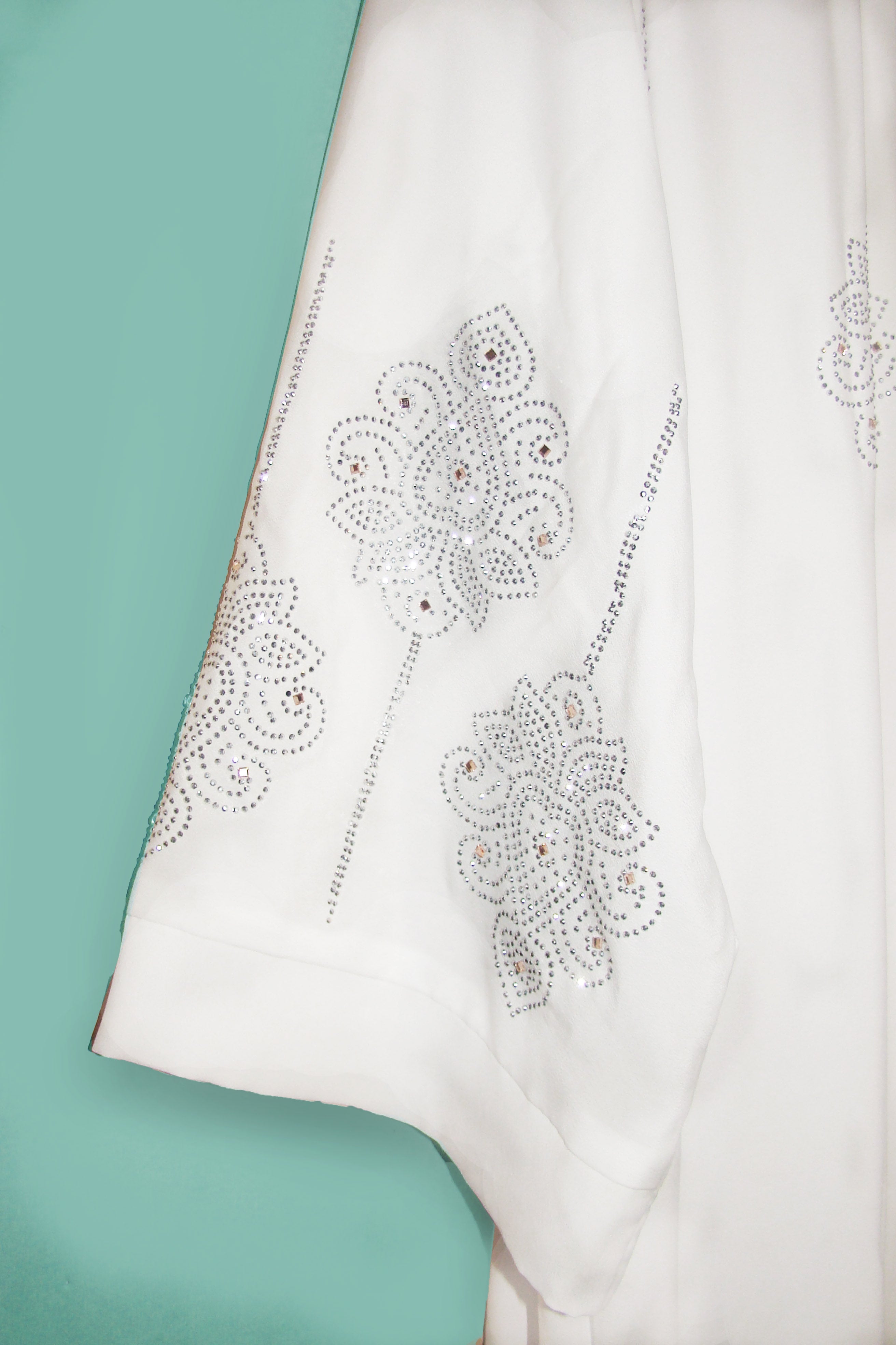 White Stone Luxury Abaya - Bustangi